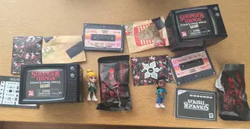 기묘한 이야기 피규어