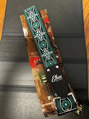 Elara Strap Mellow Chandelier Green