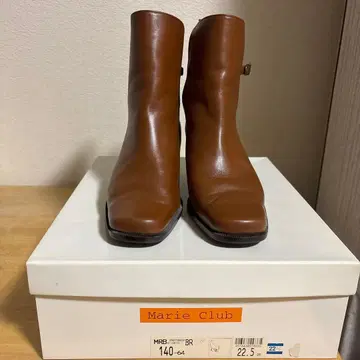 새상품급 마리에 클럽 카멜 22.5cm