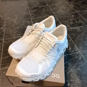 On Cloud 6 화이트 스니커즈 24.0cm