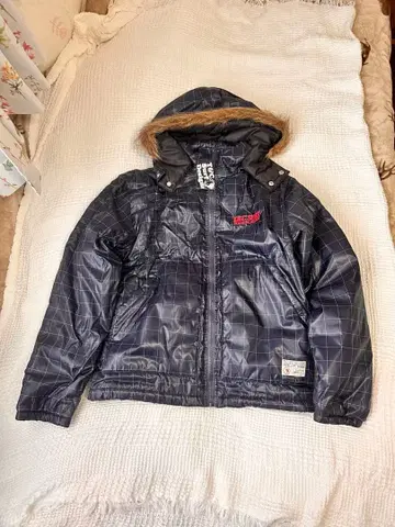 T&C Surf Designs 네이비 다운 자켓