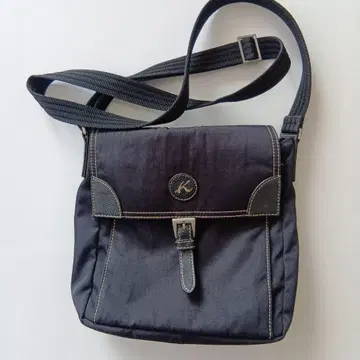 K 블랙 숄더백 나일론