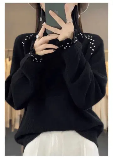 골격 웨이브 비쥬&펄 장식 프린세스 슬리브 니트 상의