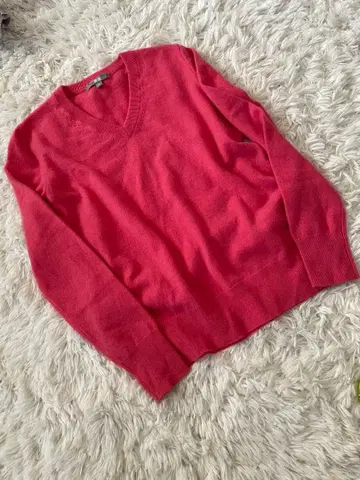 [ 새상품급 ] UNIQLO 핑크 V넥 니트 스웨터 M 사이즈