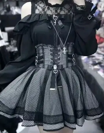 노브랜드 지뢰계 오픈 숄더 상의 스커트 세트 XL