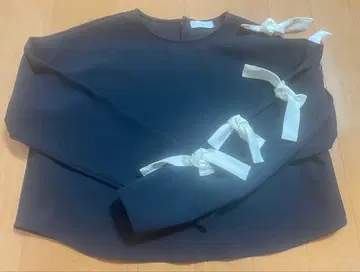 emm 블랙 리본 포함 긴팔 상의 F 사이즈