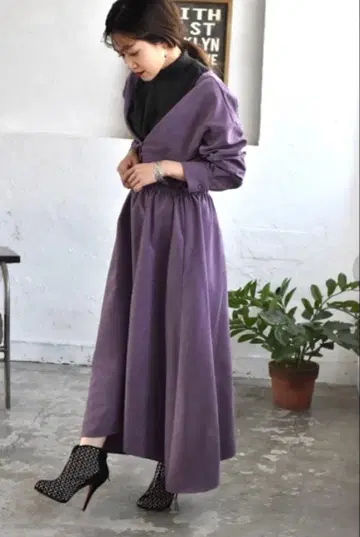 새상품급 LHELBIE 하이넥 절개  원피스 퍼플