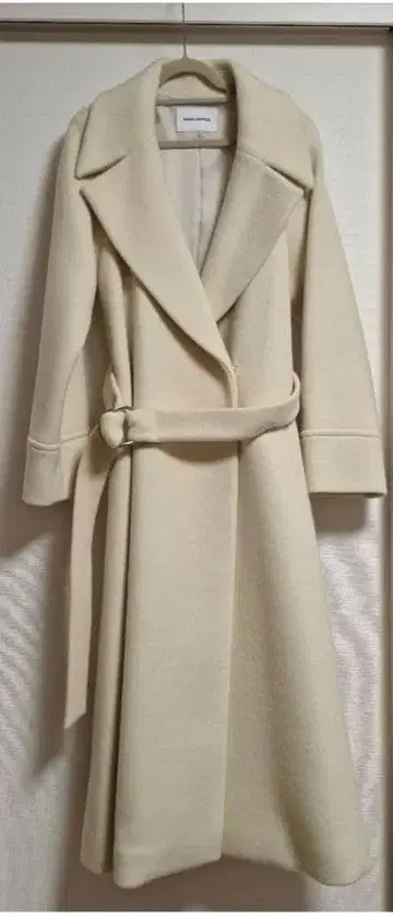 [ 가격 인하 중! ] 에메르 리파인스 유나이티드 애로우즈 롱 코트