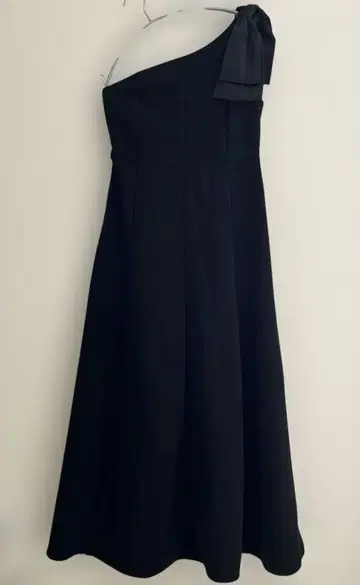 MEISM 드레스 원 숄더 파티 슬리브리스 원피스 리본