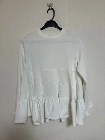 yori 화이트 긴팔 티셔츠 F