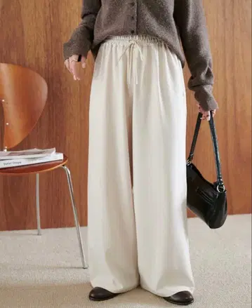 [ DISCOAT ] 따뜻한 드레이프감 이지 팬츠