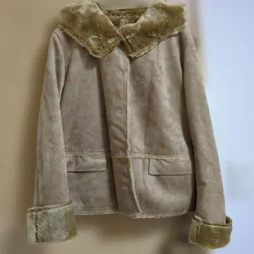 베이지 무스탕 코트 퍼 포함