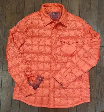 유니클로 울트라 라이트 다운 XL 사이즈 오렌지