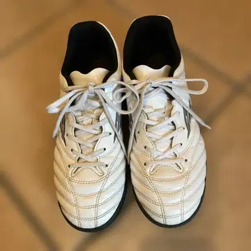 Mizuno 축구화 화이트