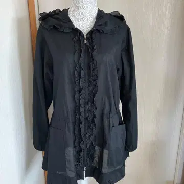 잉게보그 프릴 부착 후드티