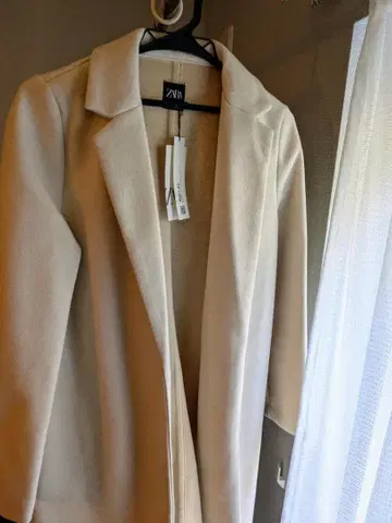 ZARA 화이트 롱 코트 미사용 새상품