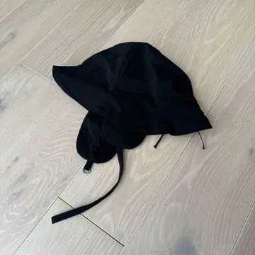 Nine Tailor 튤립 햇 귀마개 포함