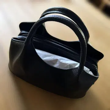 블랙 가죽 핸드백 중형