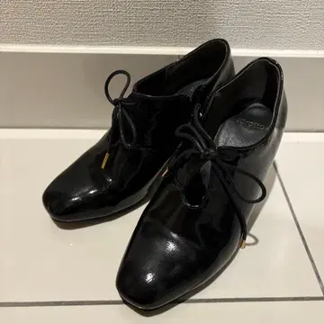 새상품급 펌프스 부티 블랙 에나멜 블랙 파티 졸업식 발표회