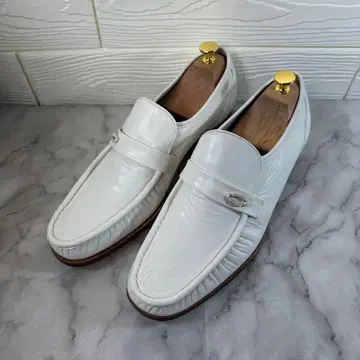 FLORSHEIM 화이트 가죽 로퍼 장식 버클 29cm 상당