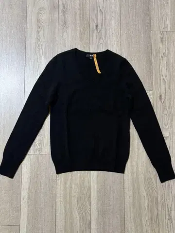 UNIQLO 캐시미어 니트 블랙 V넥 니트