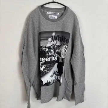 화이트 마운티니어링 빅 스웨트 셔츠