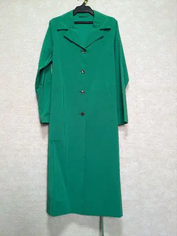 더블 스탠다드 클로징 리본 포함 트렌치코트 그린