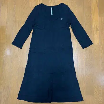 sunaokuwahara 라운드넥 원피스 블랙