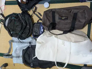 아웃도어 백팩과 토트백 세트