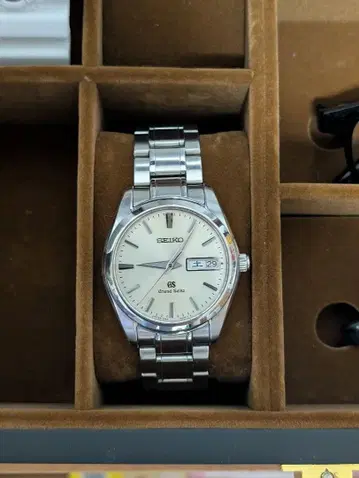 SEIKO 그랜드 세이코 손목시계 SBGT035