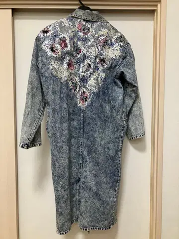 데님 꽃무늬 자수 롱 코트