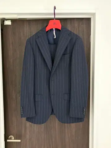 브리라 수트 48 도멜