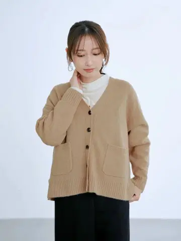 울 캐시미어 V넥 롱 가디건 16,900엔 COHINA