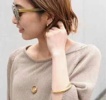 두지엠 클라세 [ LAVER/러버 ] GOLD HALF MOON 귀걸이