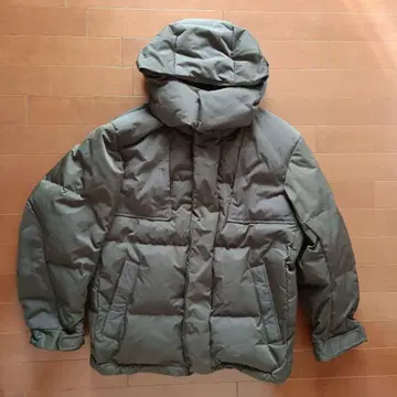 유니클로+J 다운 오버 사이즈 후드티 사이즈 M 올리브