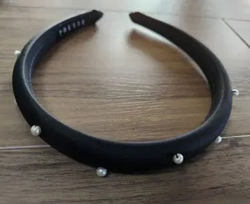 [TRESSE] 새틴 머리띠 수납 봉투 포함 펄 블랙