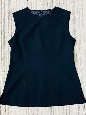 [ 미사용 새상품 ] ICB 블랙 슬리브리스 상의