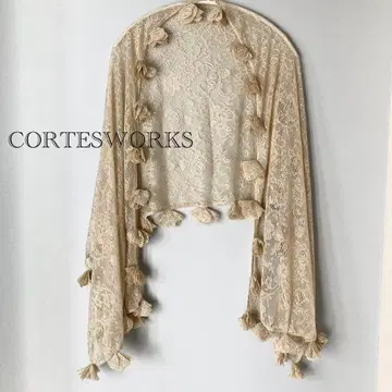 CORTESWORKS 베이지 전체 레이스 스톨 파우치 브로치 세트