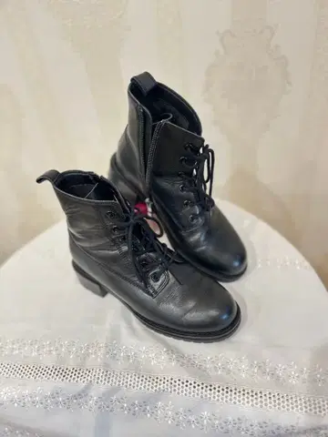 가죽 블랙 레이스업 부츠