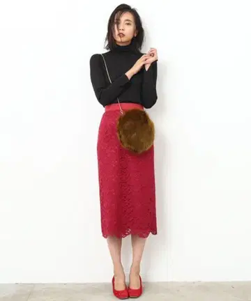 몰 플라워 레이스 미디 타이트 스커트