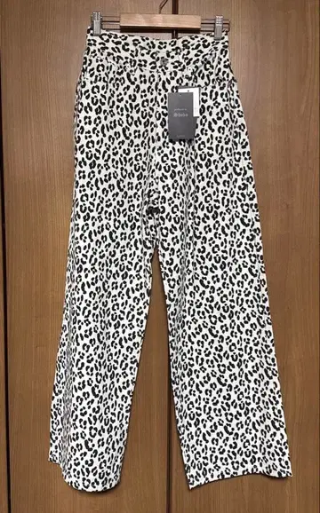 화이트 레오파드 패턴 와이드 팬츠