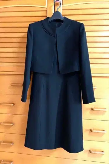 새상품급 블랙 원피스 수트 자켓 포함 S 사이즈