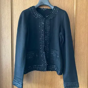 투 비 시크 장식 포함 블랙 긴팔 가디건 II 새상품급