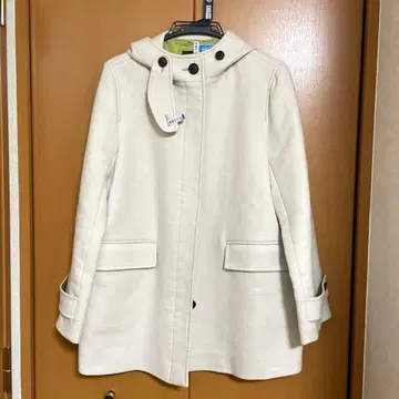 폴스미스 아이보리 후드 부착 숏 기장 울 코트 클리닝 완료