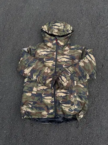 카모플라쥬 블랙 리버서블 다운 자켓