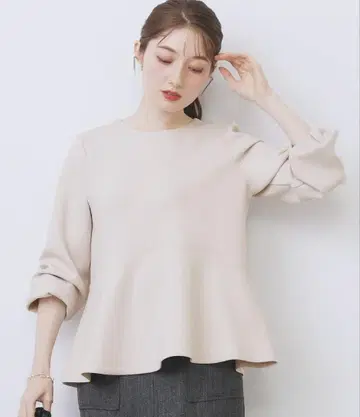 [ 미사용 새상품 ] index 지르콘 페플럼 상의 40 내추럴 페플럼