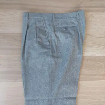 플란넬 그레이 슬랙스 플리츠 포함