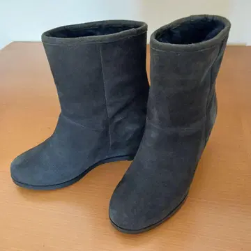 언타이틀 UNTITLED 숏부츠 스웨이드 느낌 사이즈 M 다크 그레이