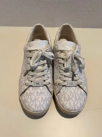 MICHAEL KORS 화이트 스니커즈 7M
