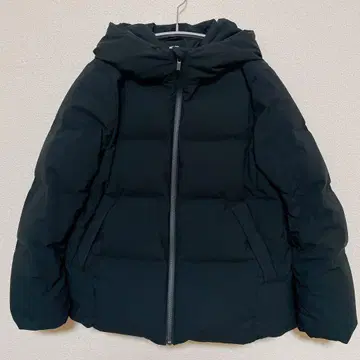 유니클로 심리스 다운 파카 블랙 S